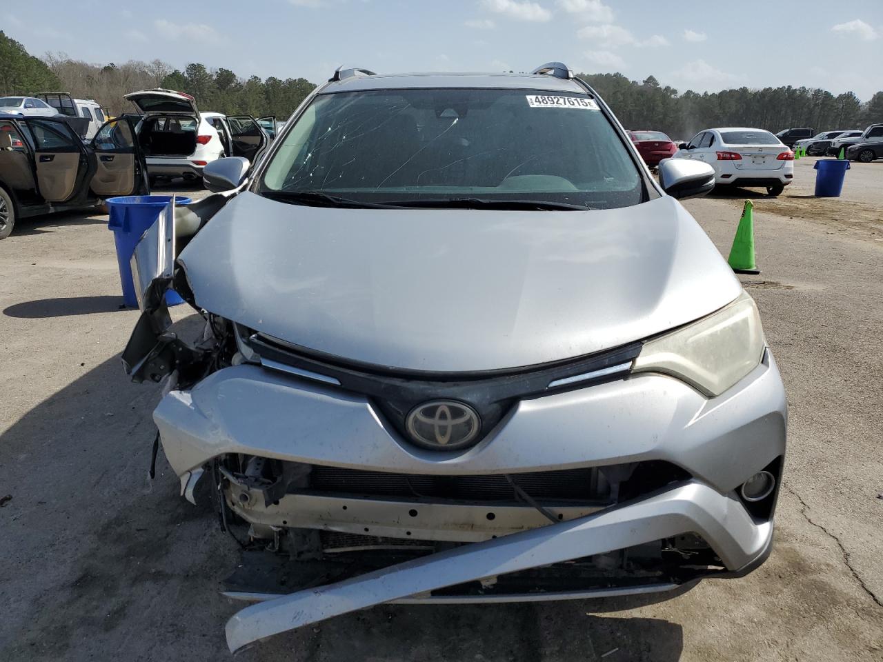 2017 Toyota RAV 4 - Image 5