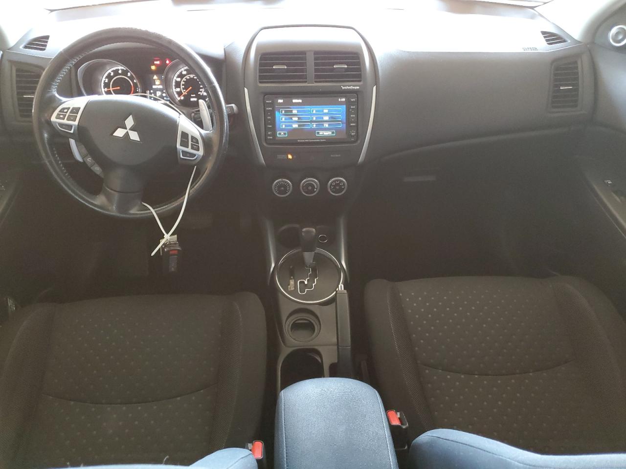 2011 Mitsubishi Outlander - Image 8