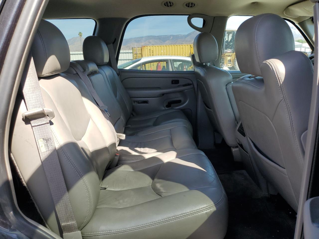 2004 Chevrolet Tahoe - Image 11