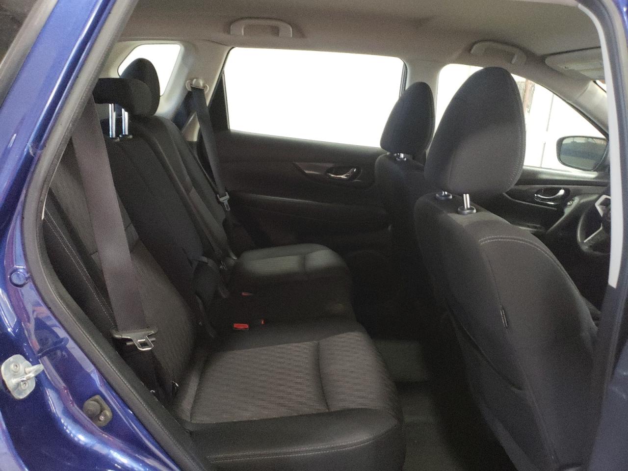 2017 Nissan Rogue - Image 11