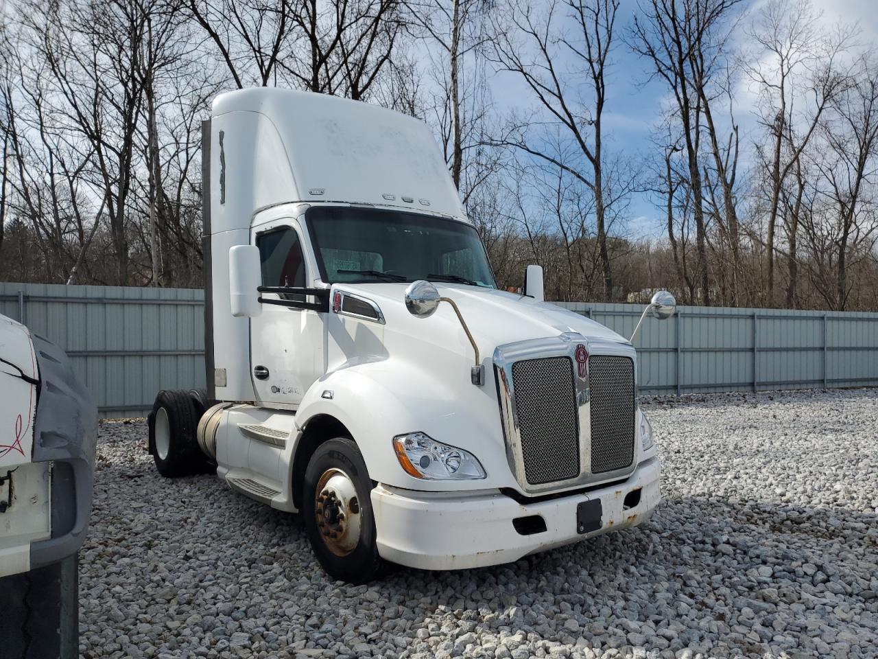 2014 Kenworth T680 Semi Truck for Sale in Barberton, OH - Normal Wear