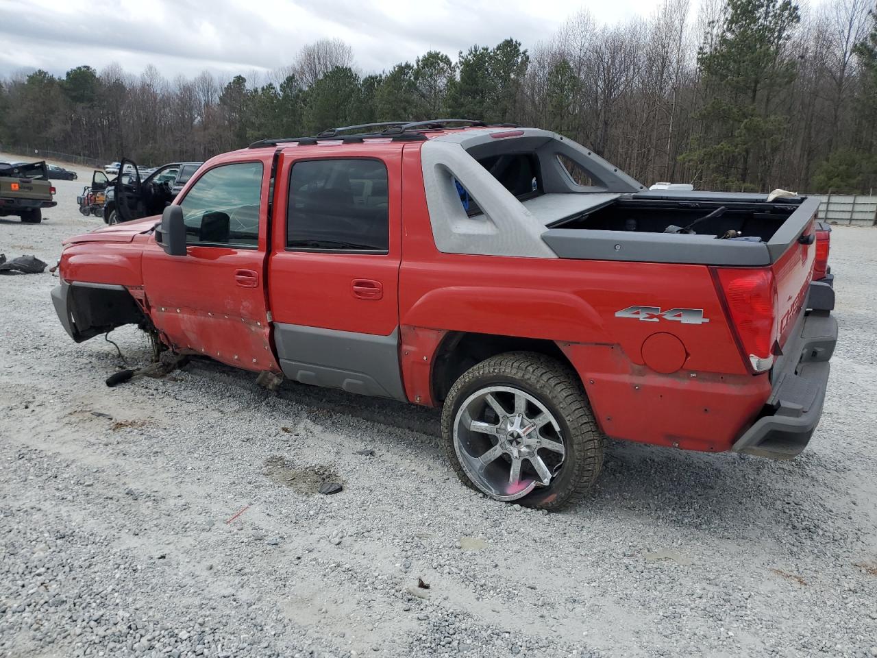 2002 Chevrolet Avalanche - Image 2