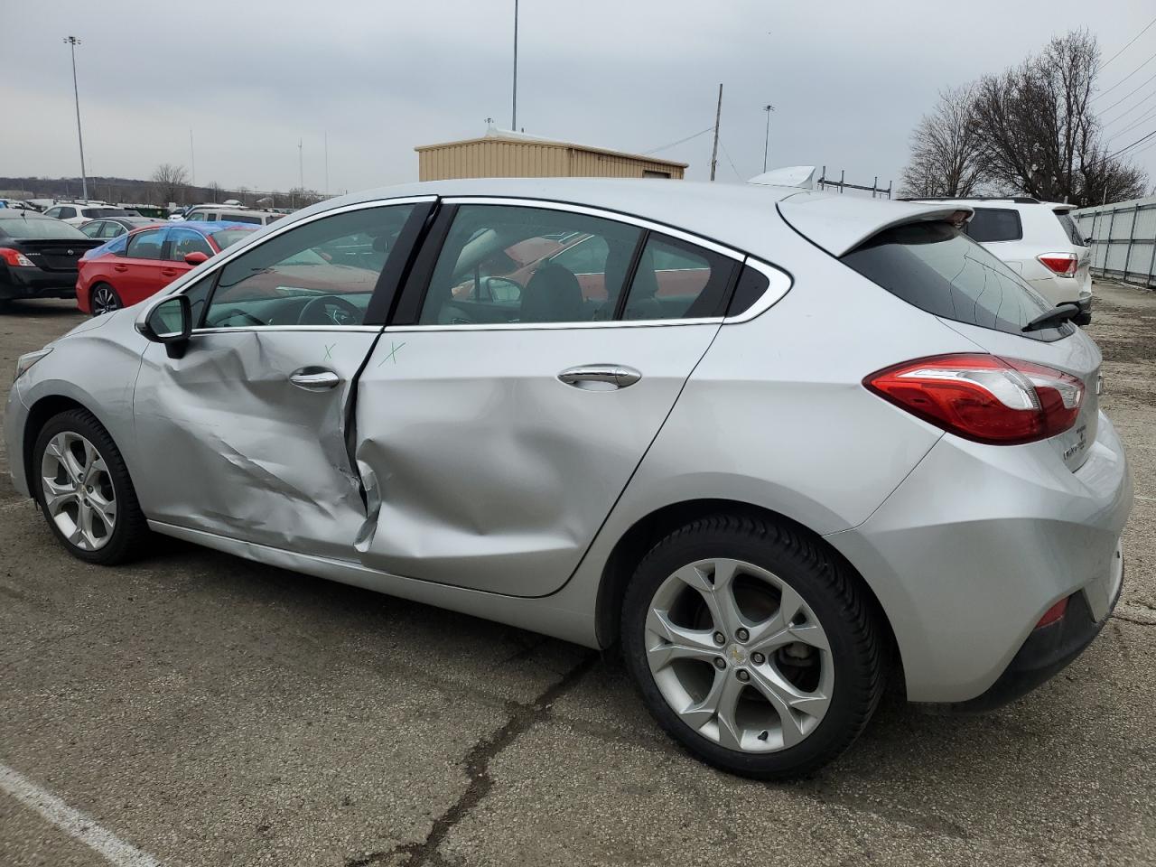 2018 Chevrolet Cruze - Image 2