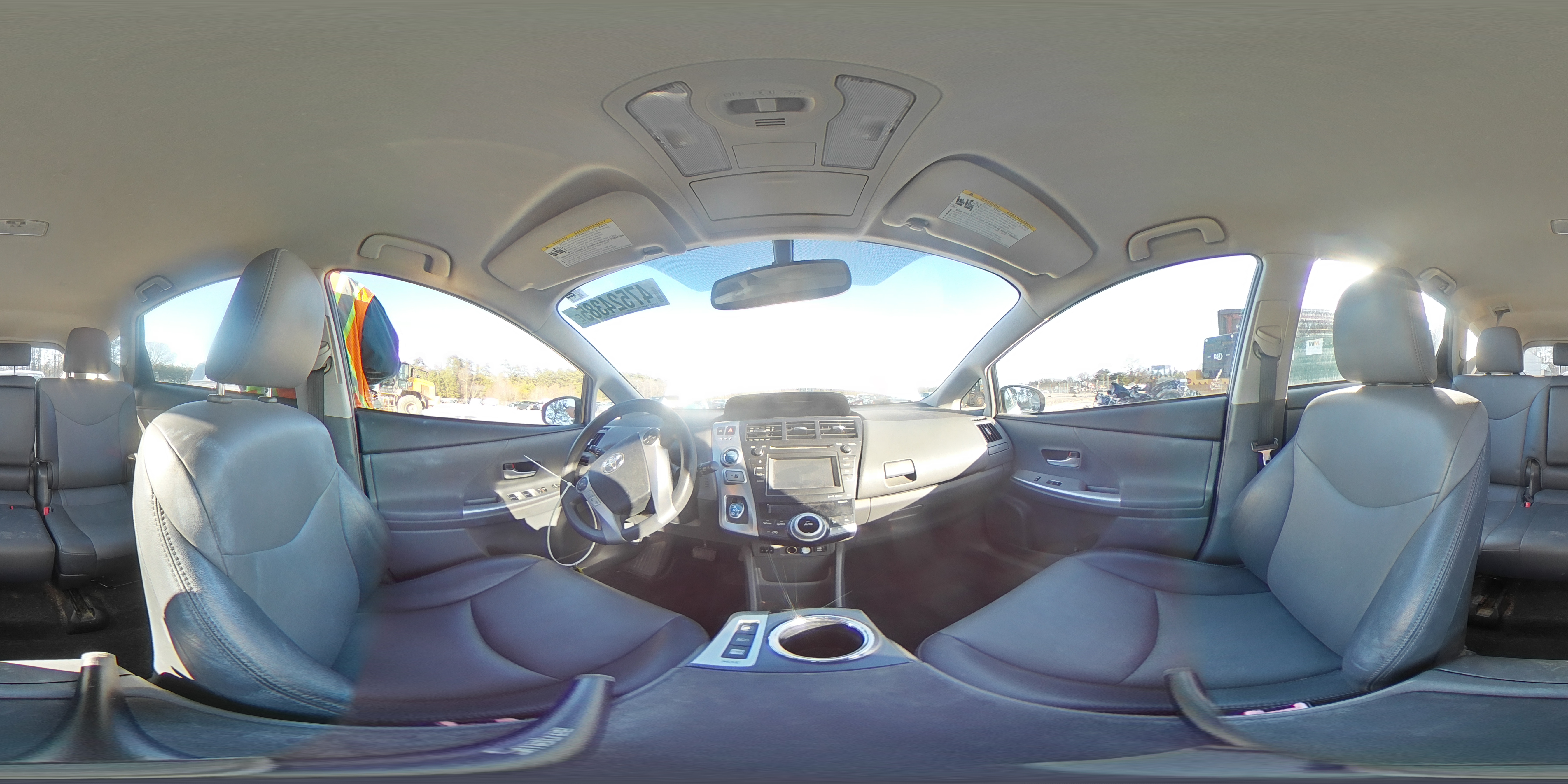 2012 Toyota Prius - Image 14