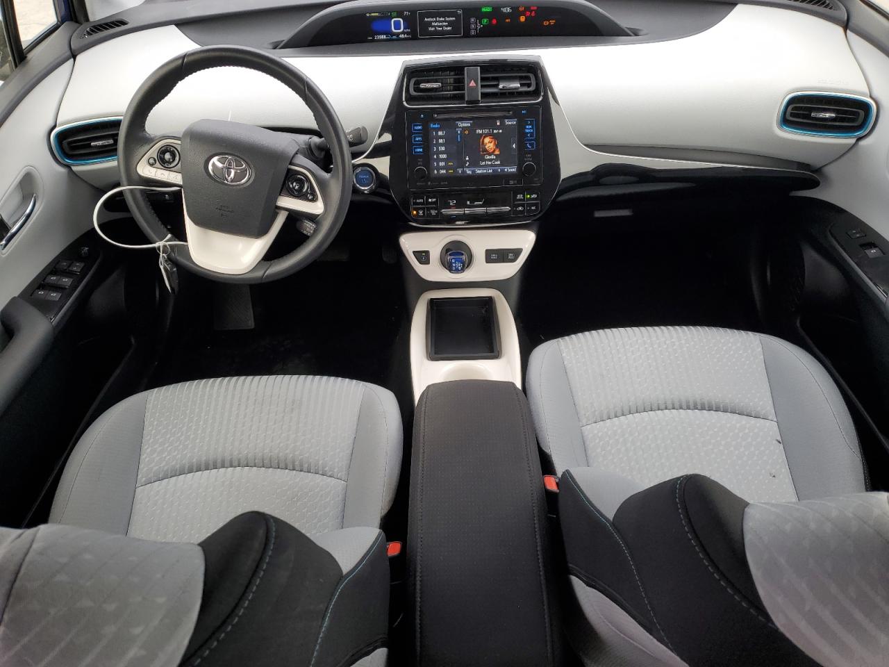 2016 Toyota Prius - Image 8