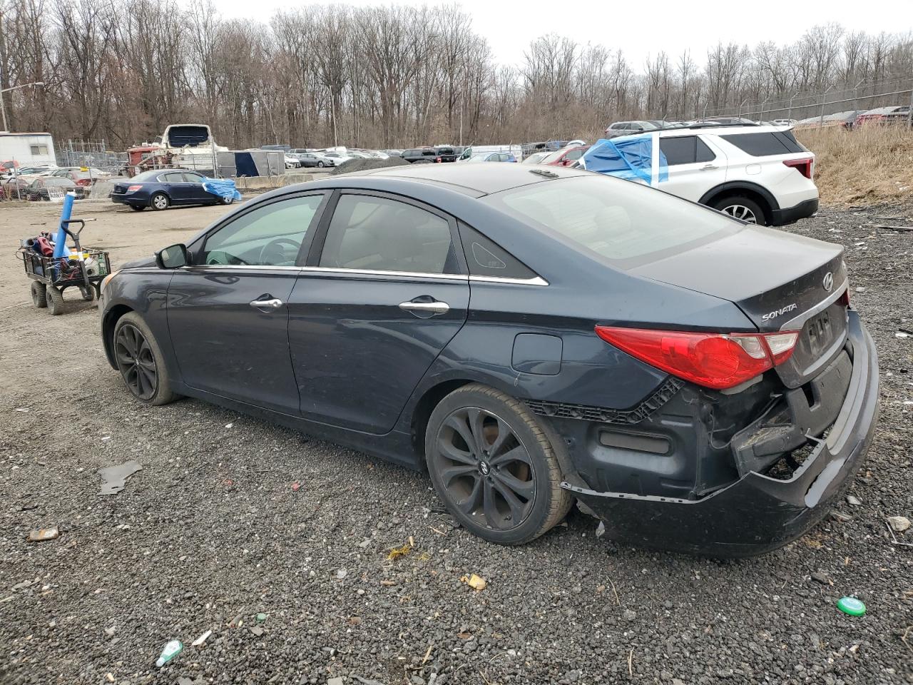 2013 Hyundai Sonata - Image 2