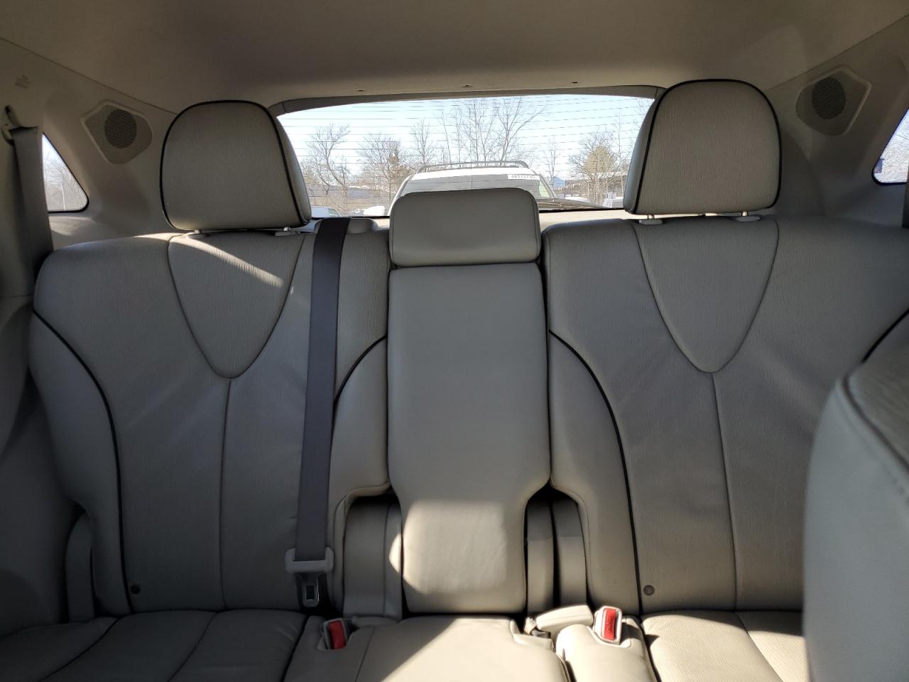 2010 Toyota Venza - Image 10