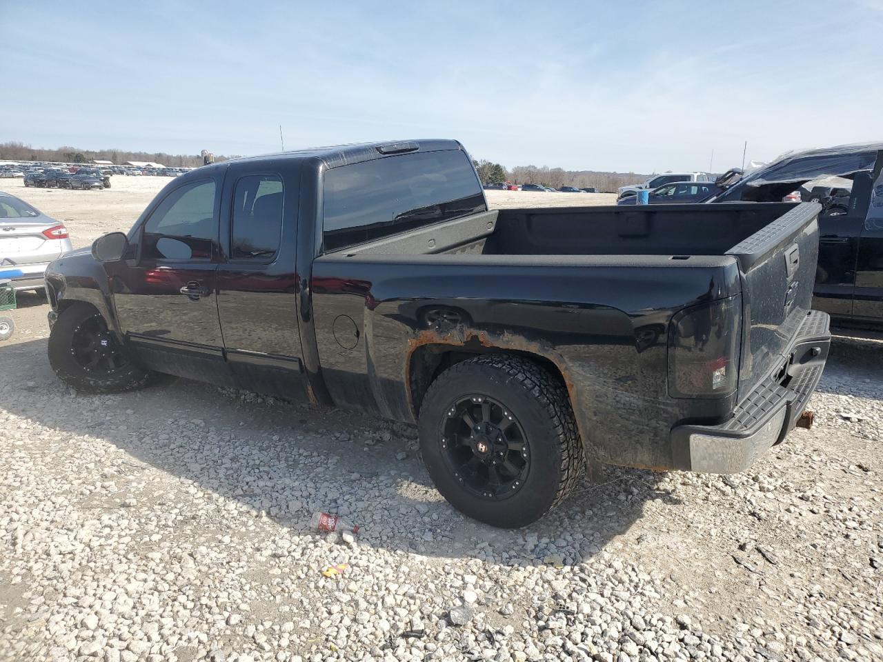 2011 Chevrolet Silverado - Image 2