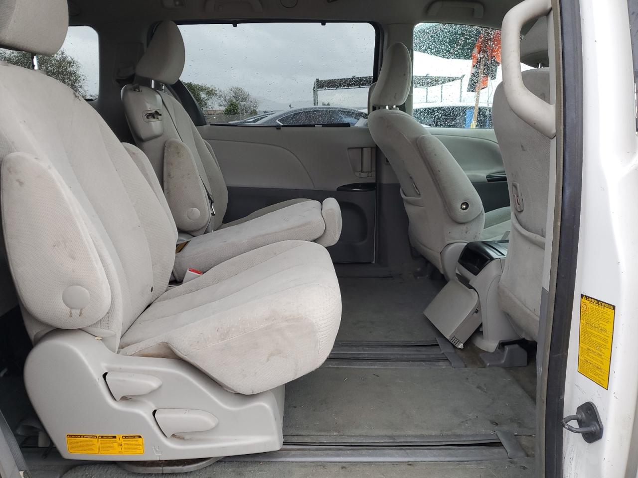 2013 Toyota Sienna - Image 11
