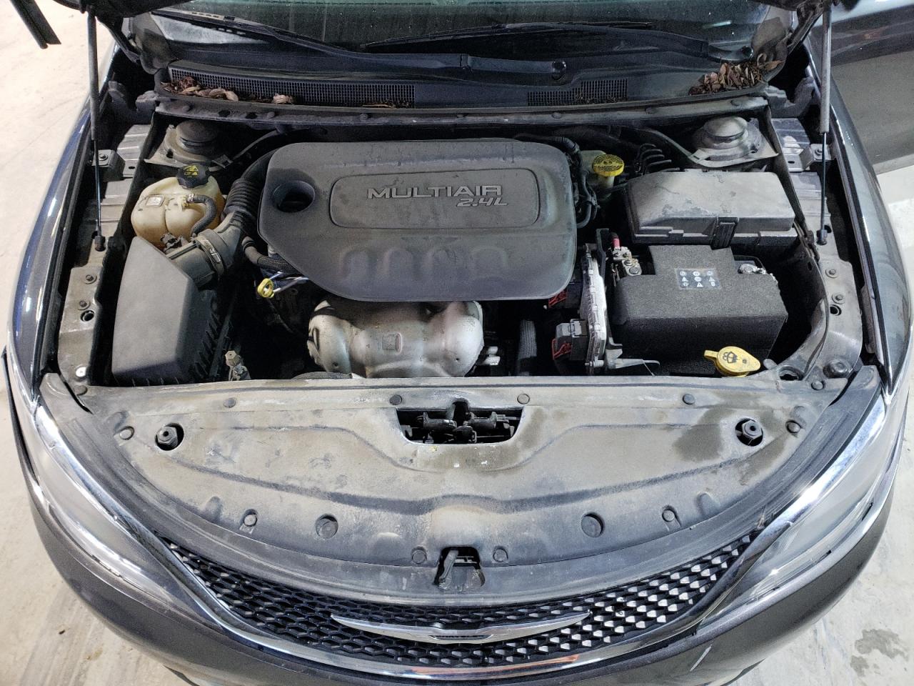 2015 Chrysler 200 - Image 11