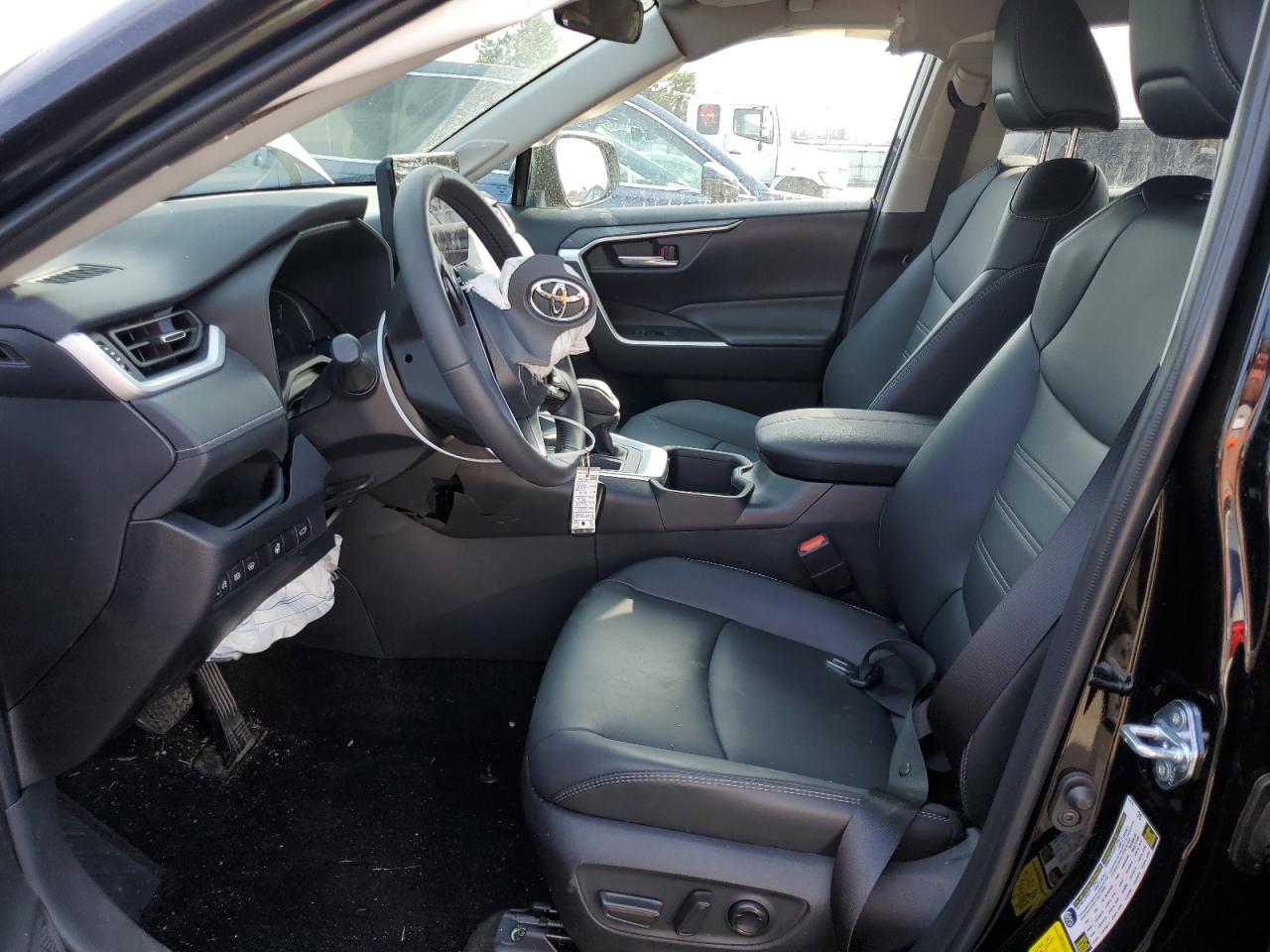 2024 Toyota RAV 4 - Image 7
