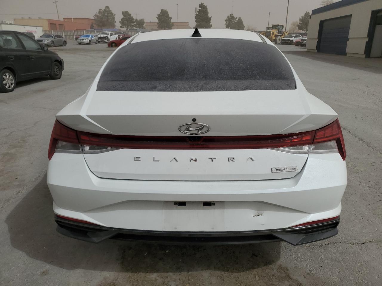 2022 Hyundai Elantra - Image 6