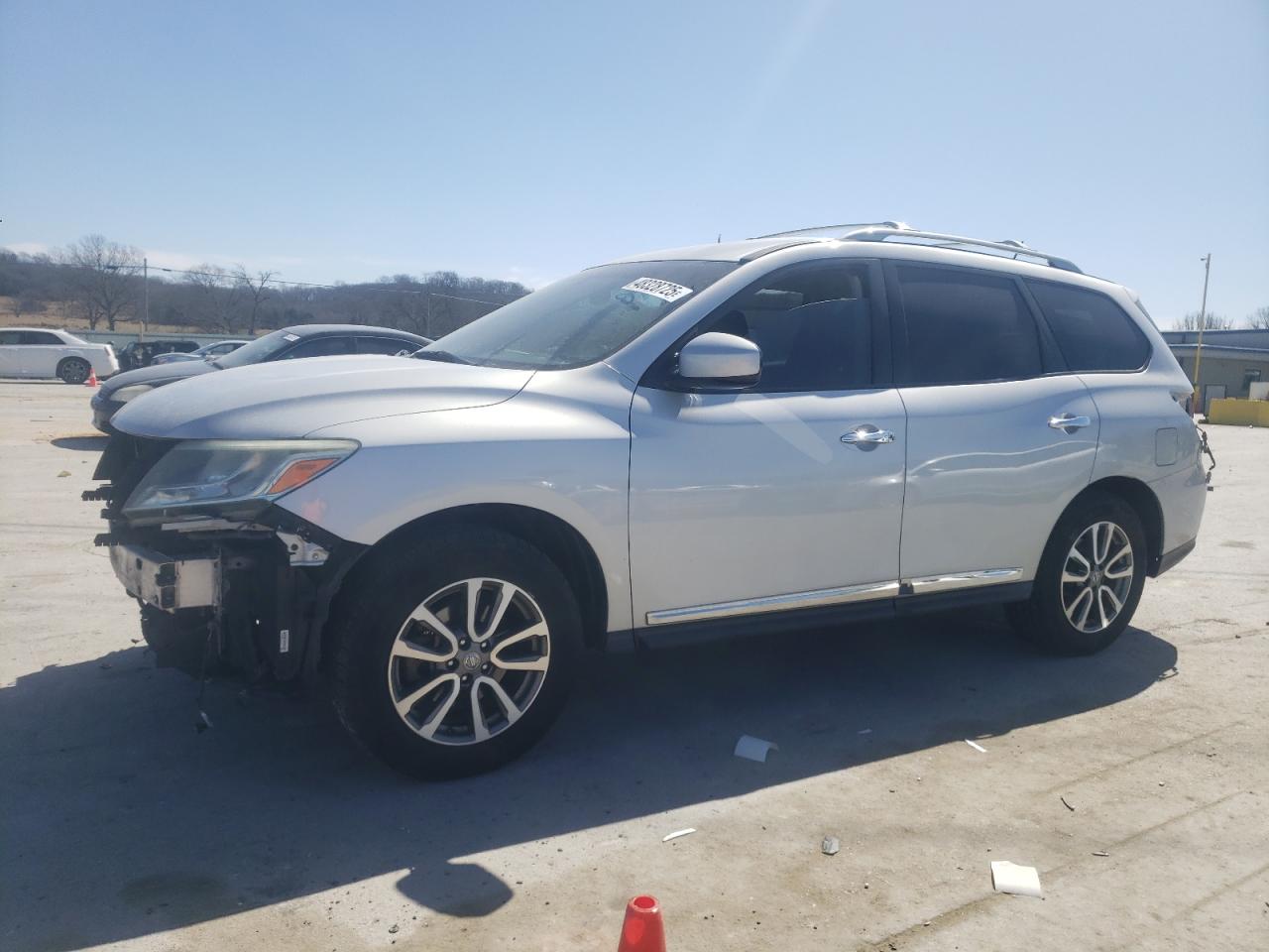 2013 Nissan Pathfinder - Image 1