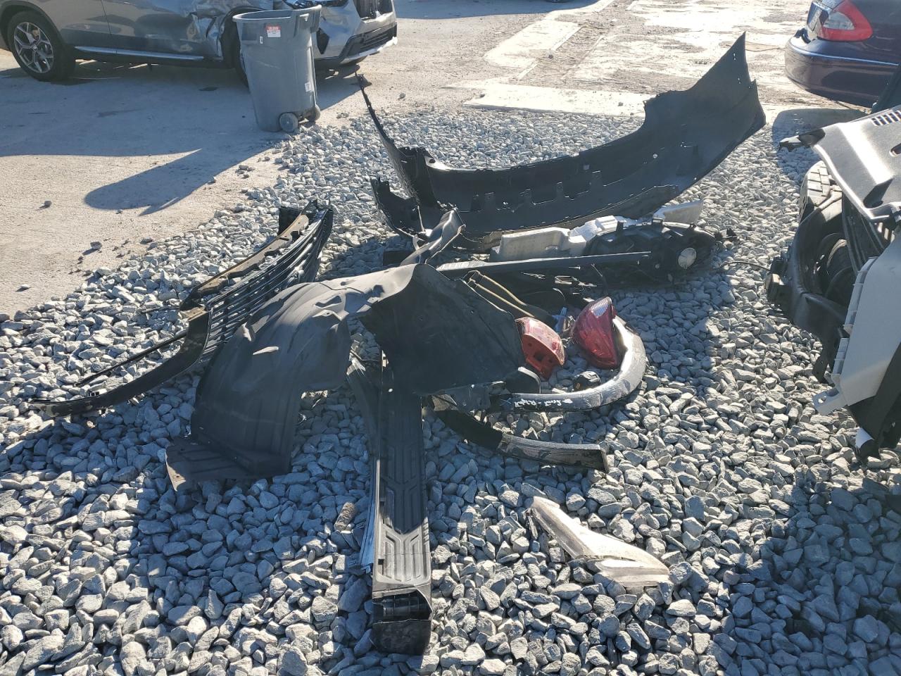 2014 Infiniti QX80 - Image 13