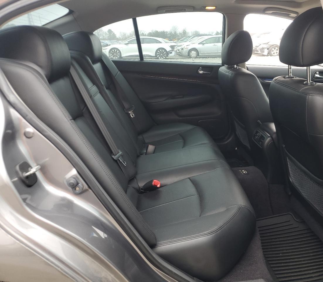 2013 Infiniti G - Image 10