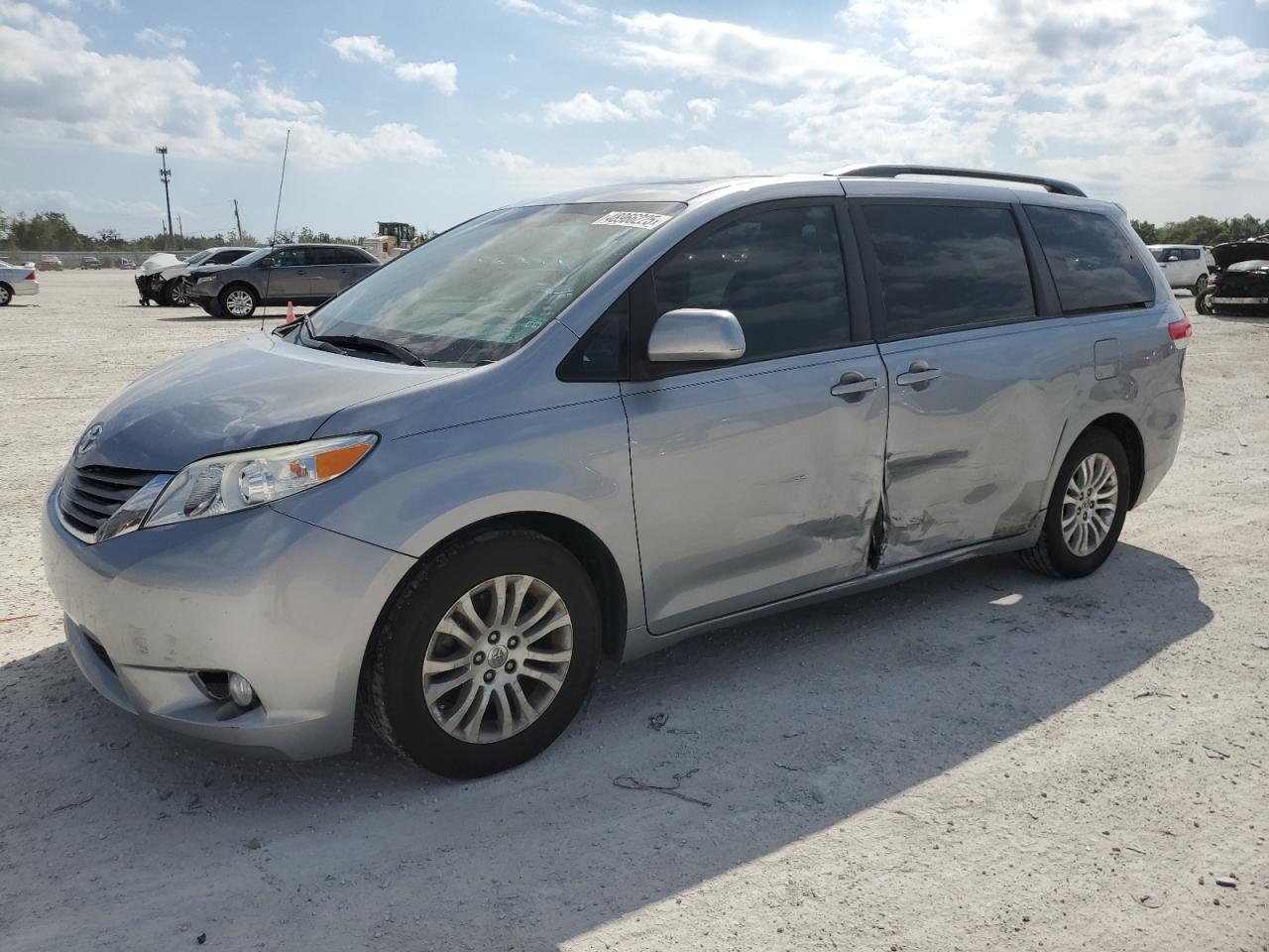 2013 Toyota Sienna - Image 1