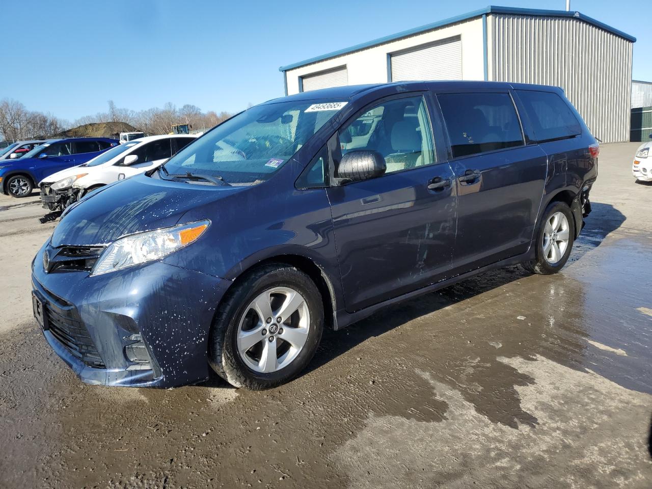 2019 Toyota Sienna - Image 1