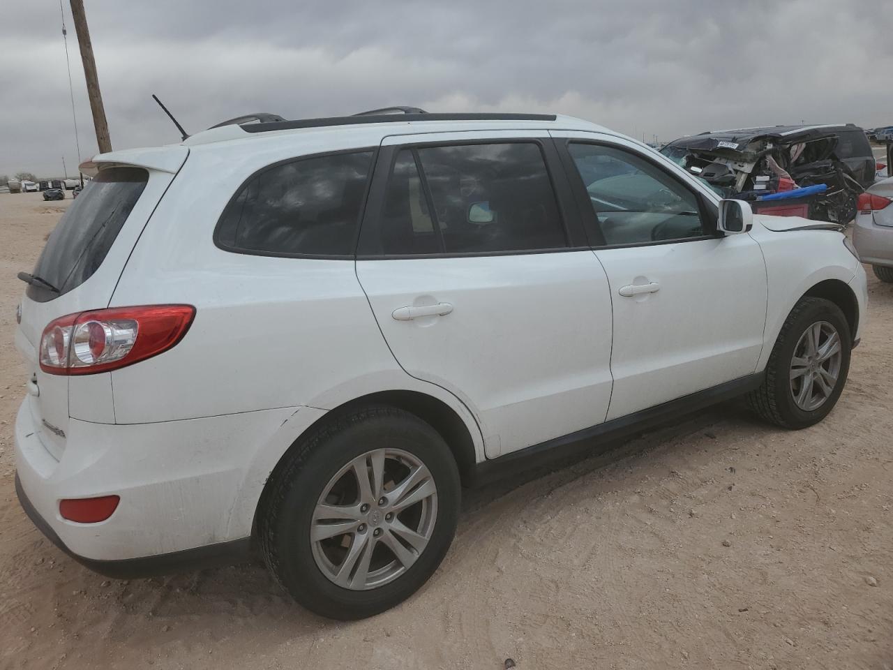 2010 Hyundai Santa Fe - Image 3