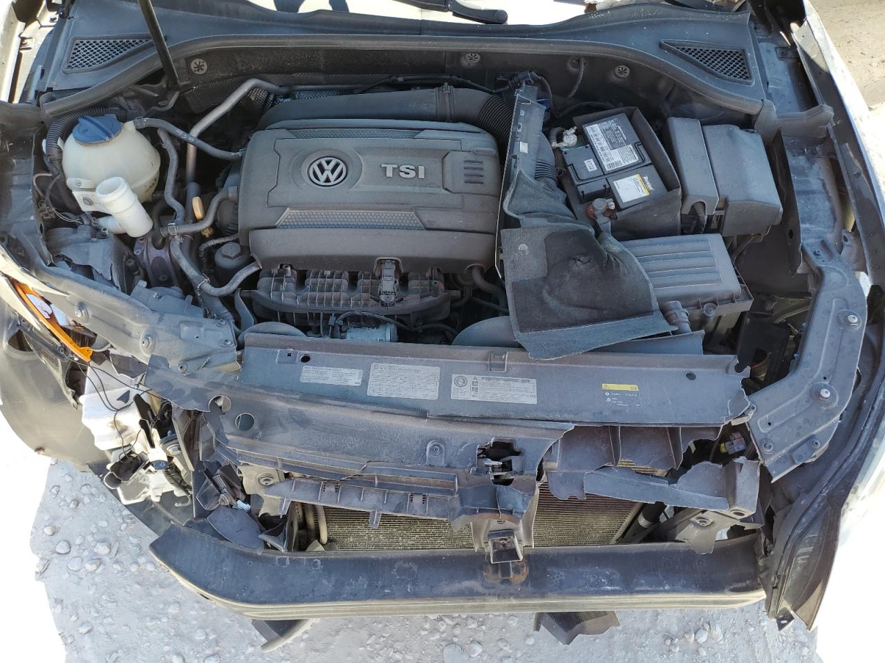 2015 Volkswagen Passat - Image 11