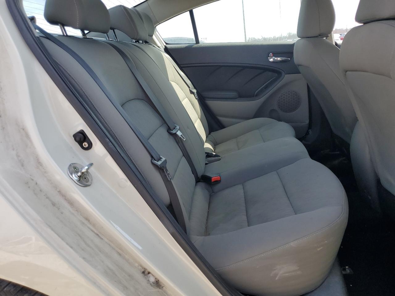 2015 Kia Forte - Image 10