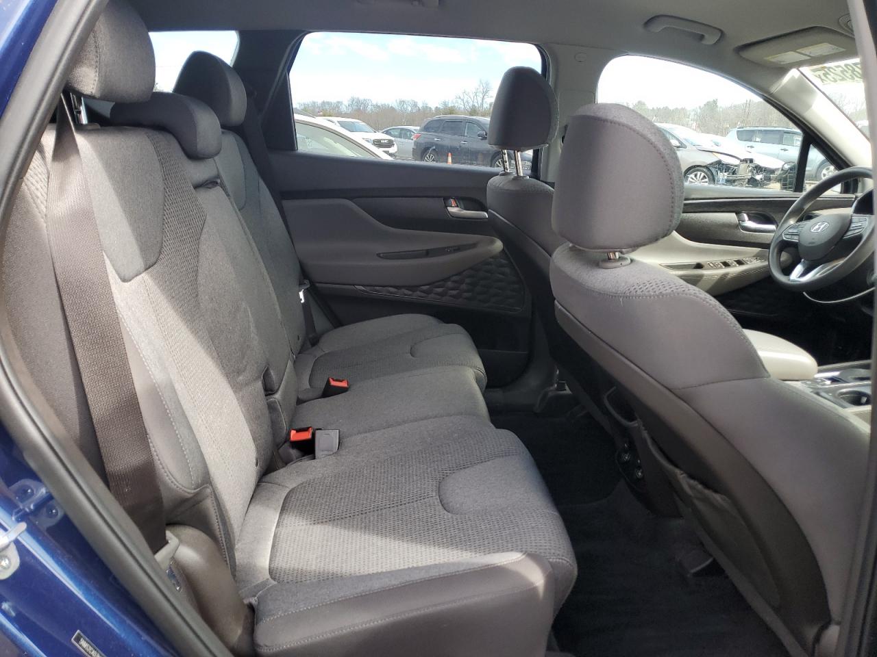 2019 Hyundai Santa Fe - Image 11