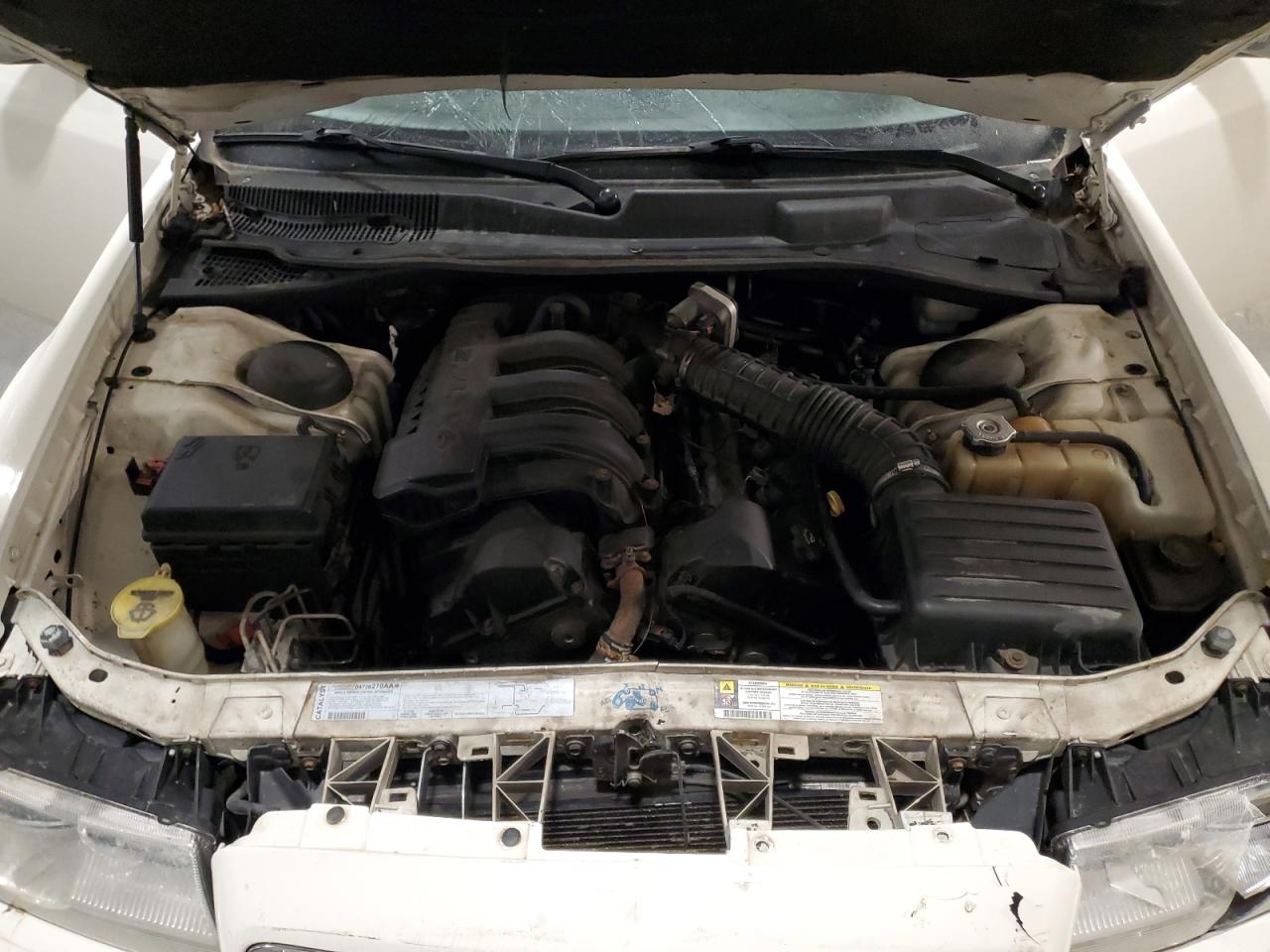 2010 Chrysler 300 - Image 13