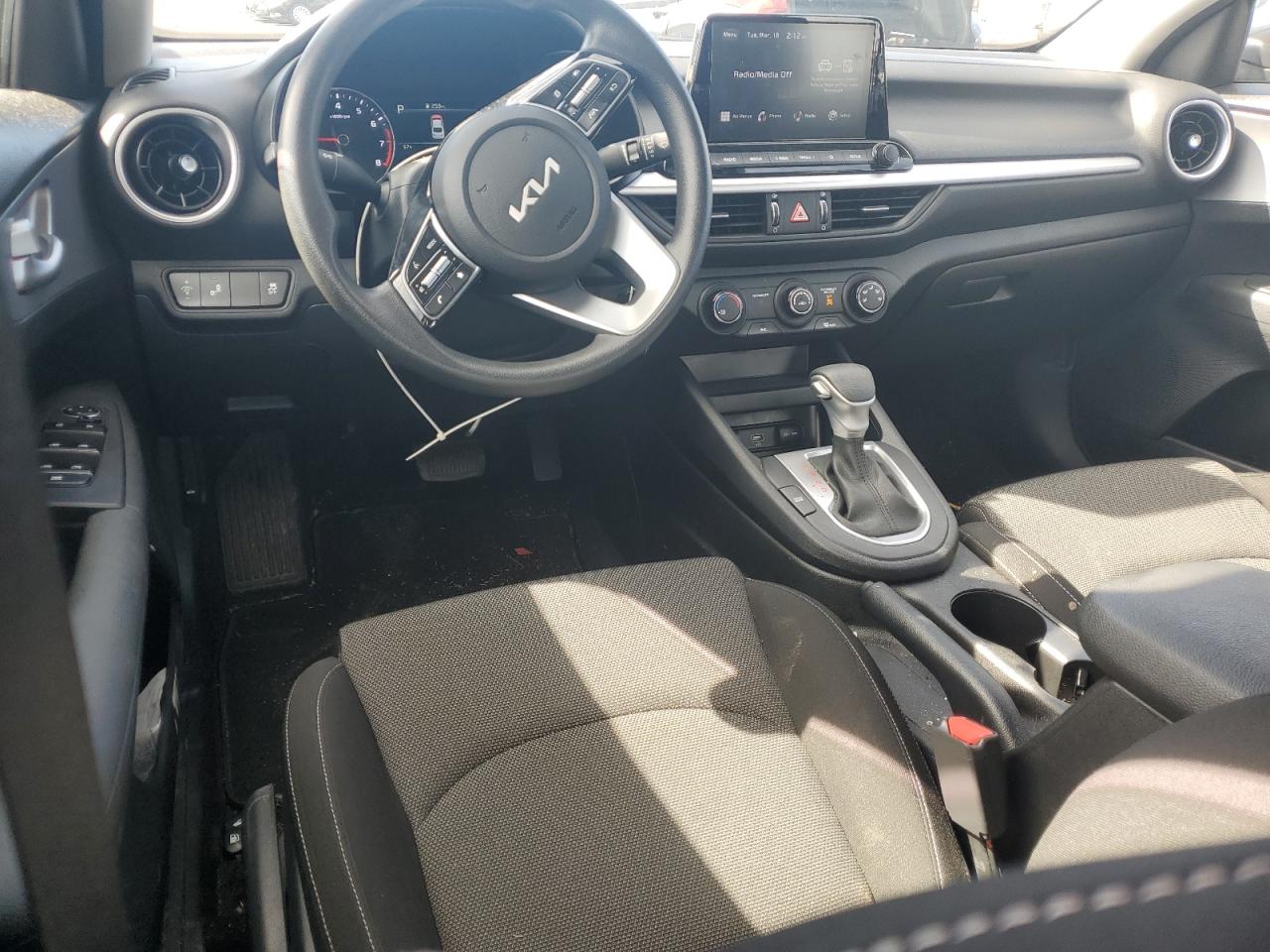 2022 Kia Forte - Image 8