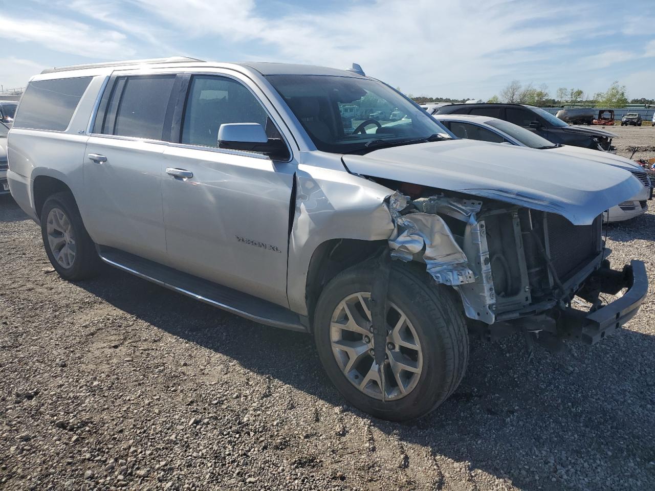 2016 GMC Yukon - Image 4
