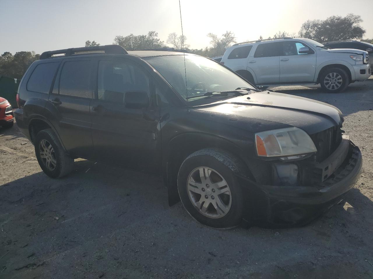 2007 Mitsubishi Endeavor - Image 4