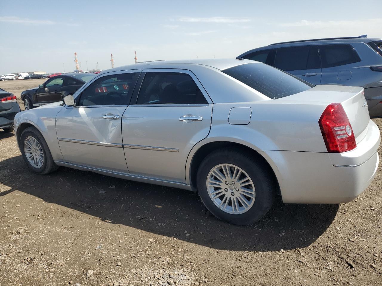 2010 Chrysler 300 - Image 2