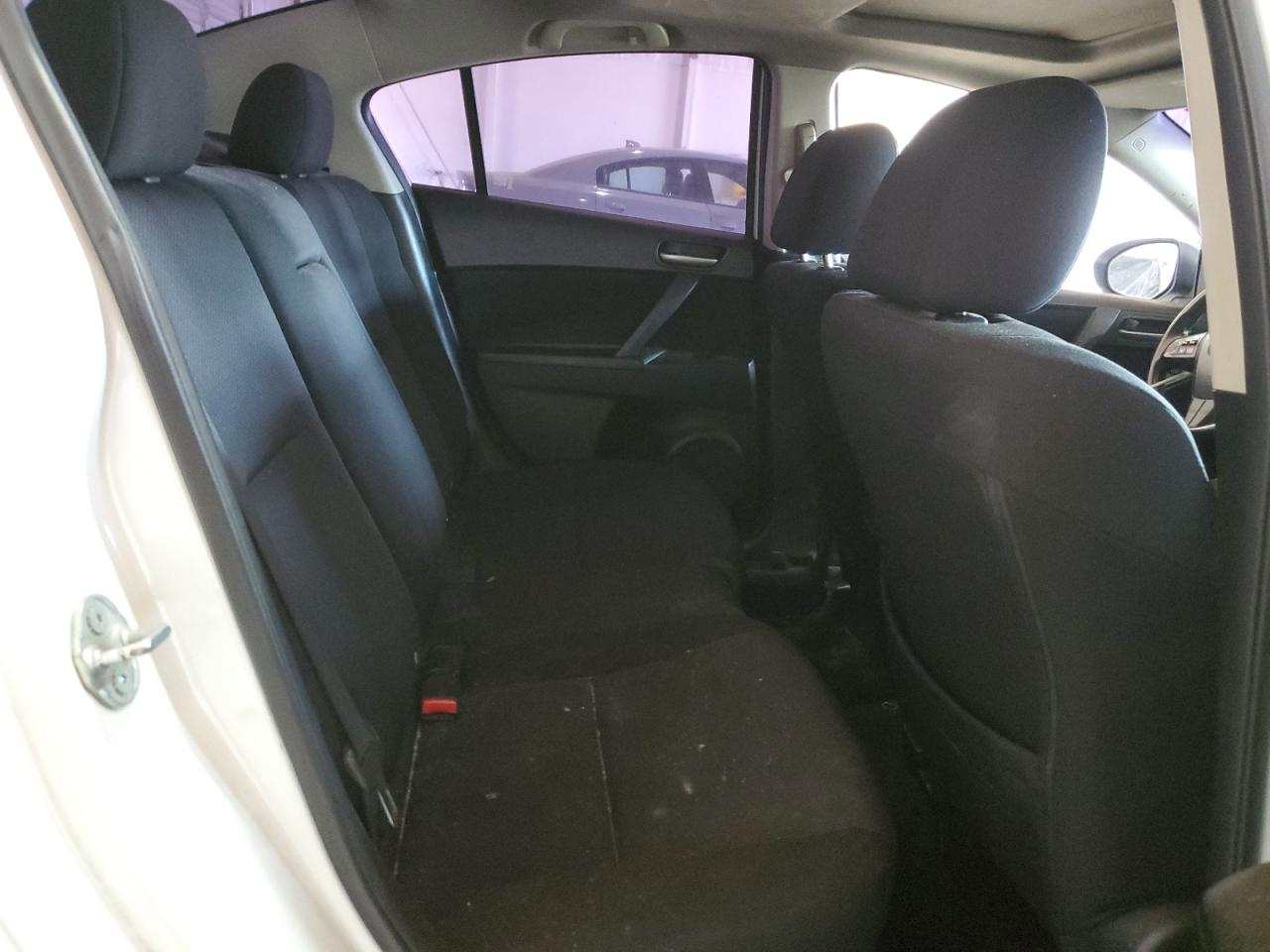 2010 Mazda 3 - Image 10