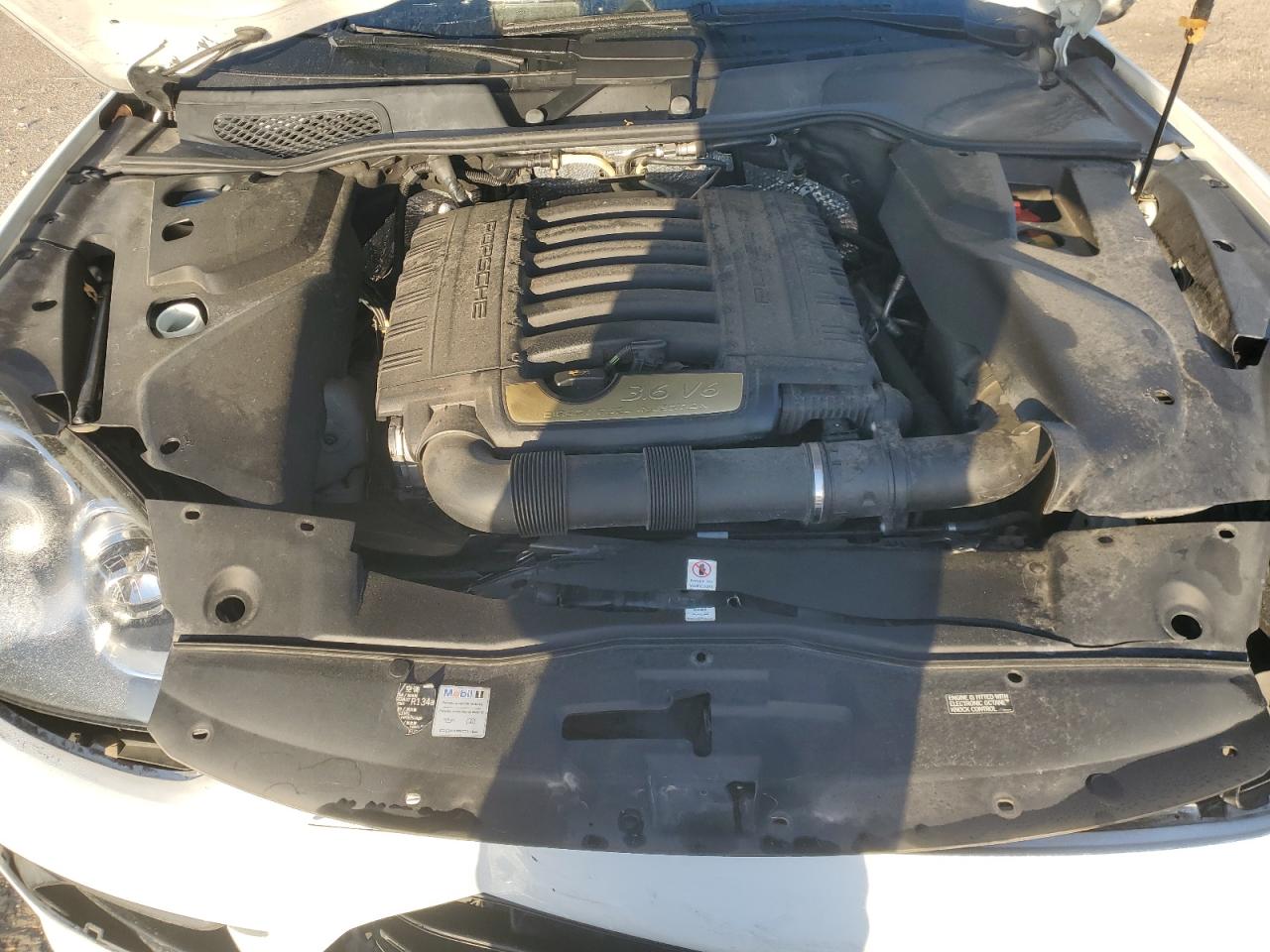 2016 Porsche Cayenne - Image 12