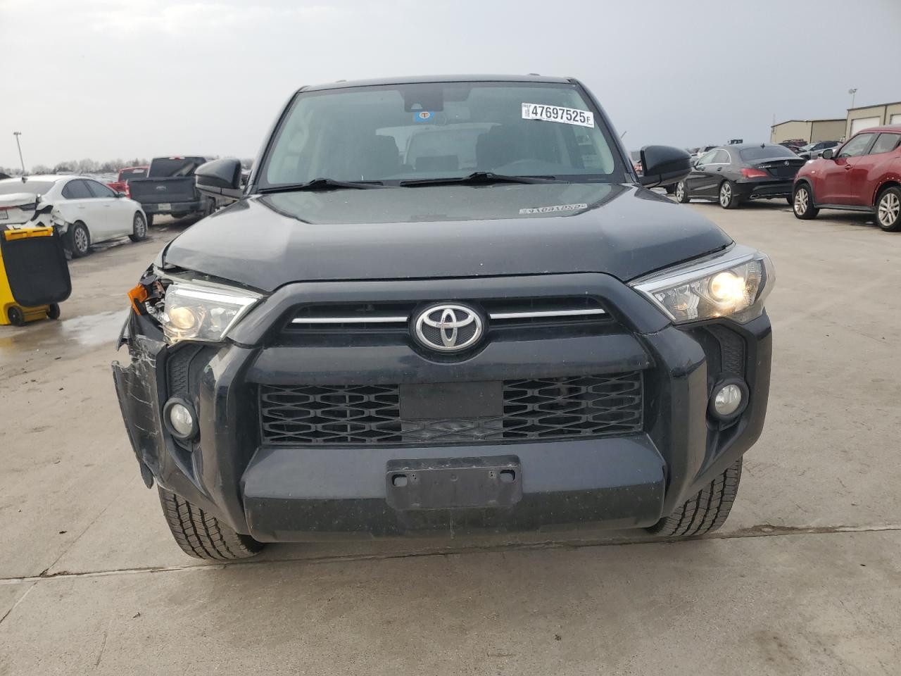 2020 Toyota 4Runner - Image 5