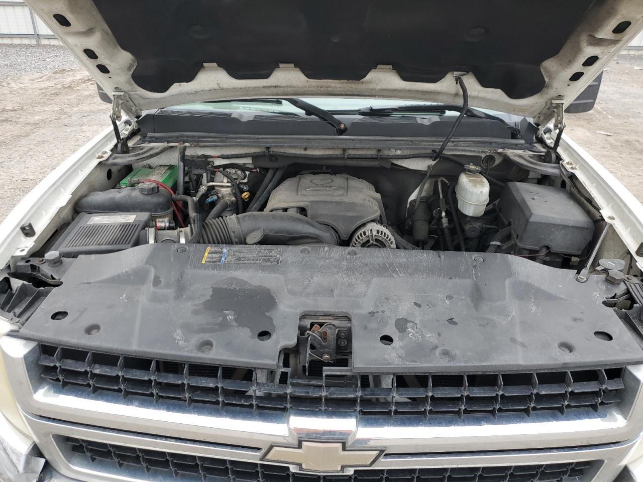 2007 Chevrolet Silverado - Image 11