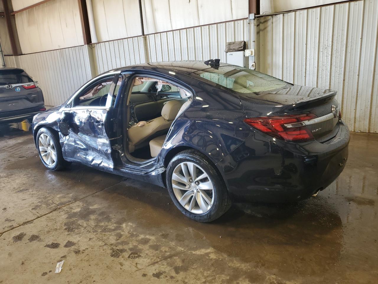 2016 Buick Regal - Image 2
