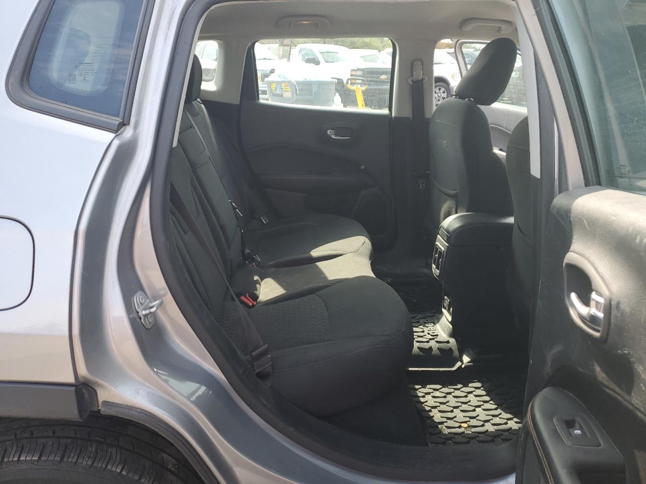 2019 Jeep Compass - Image 11