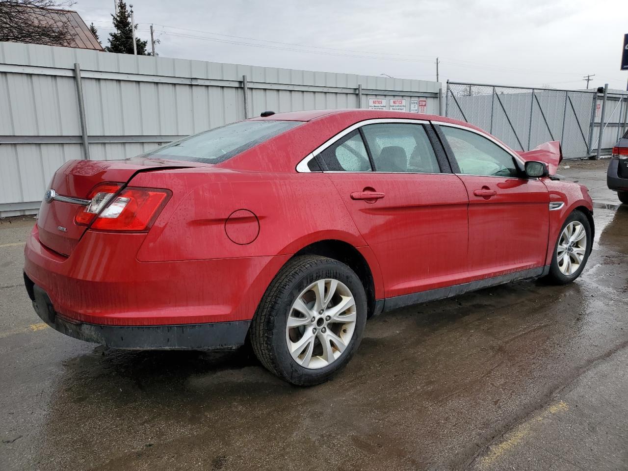 2011 Ford Taurus - Image 3