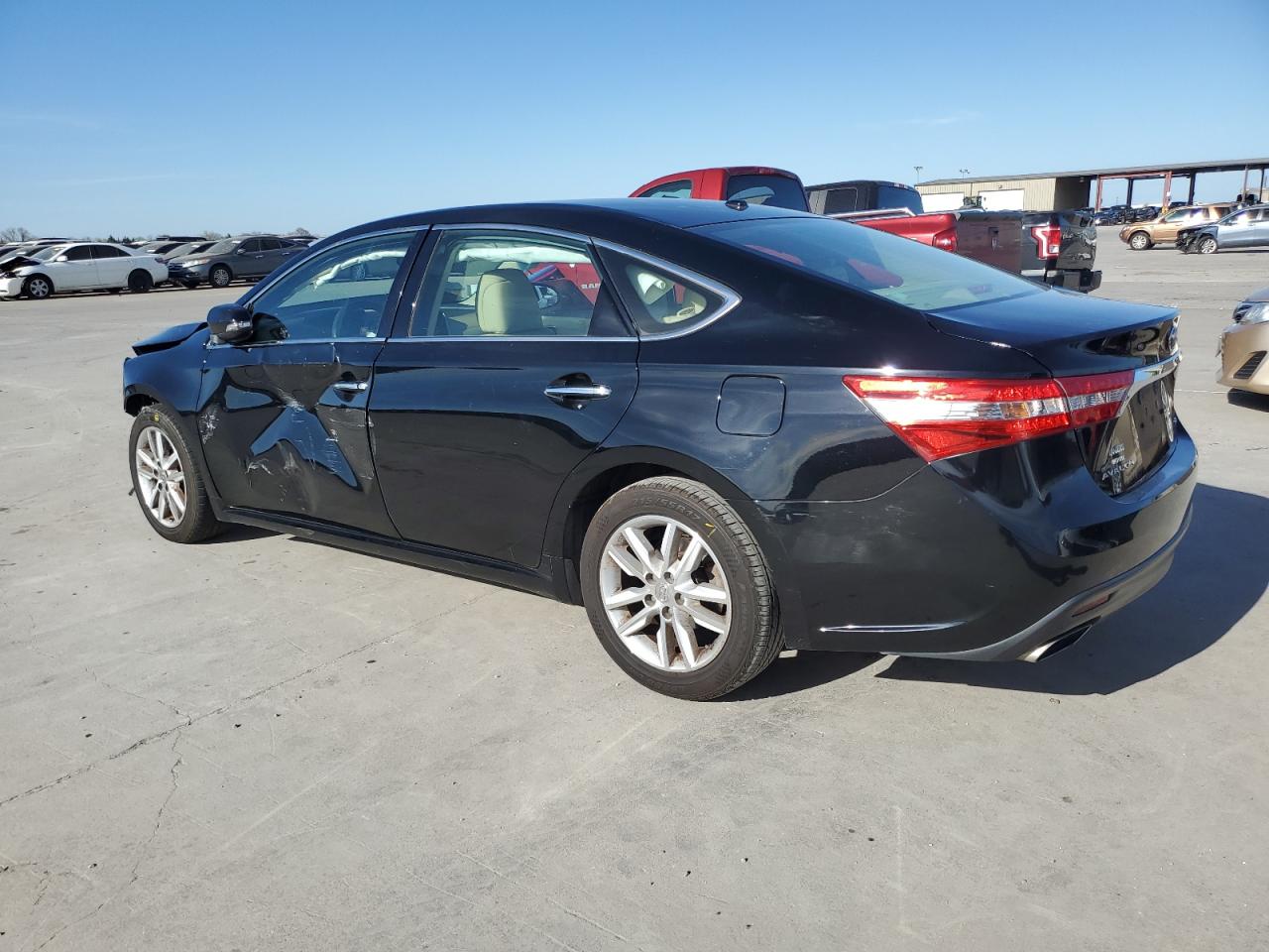 2015 Toyota Avalon - Image 2