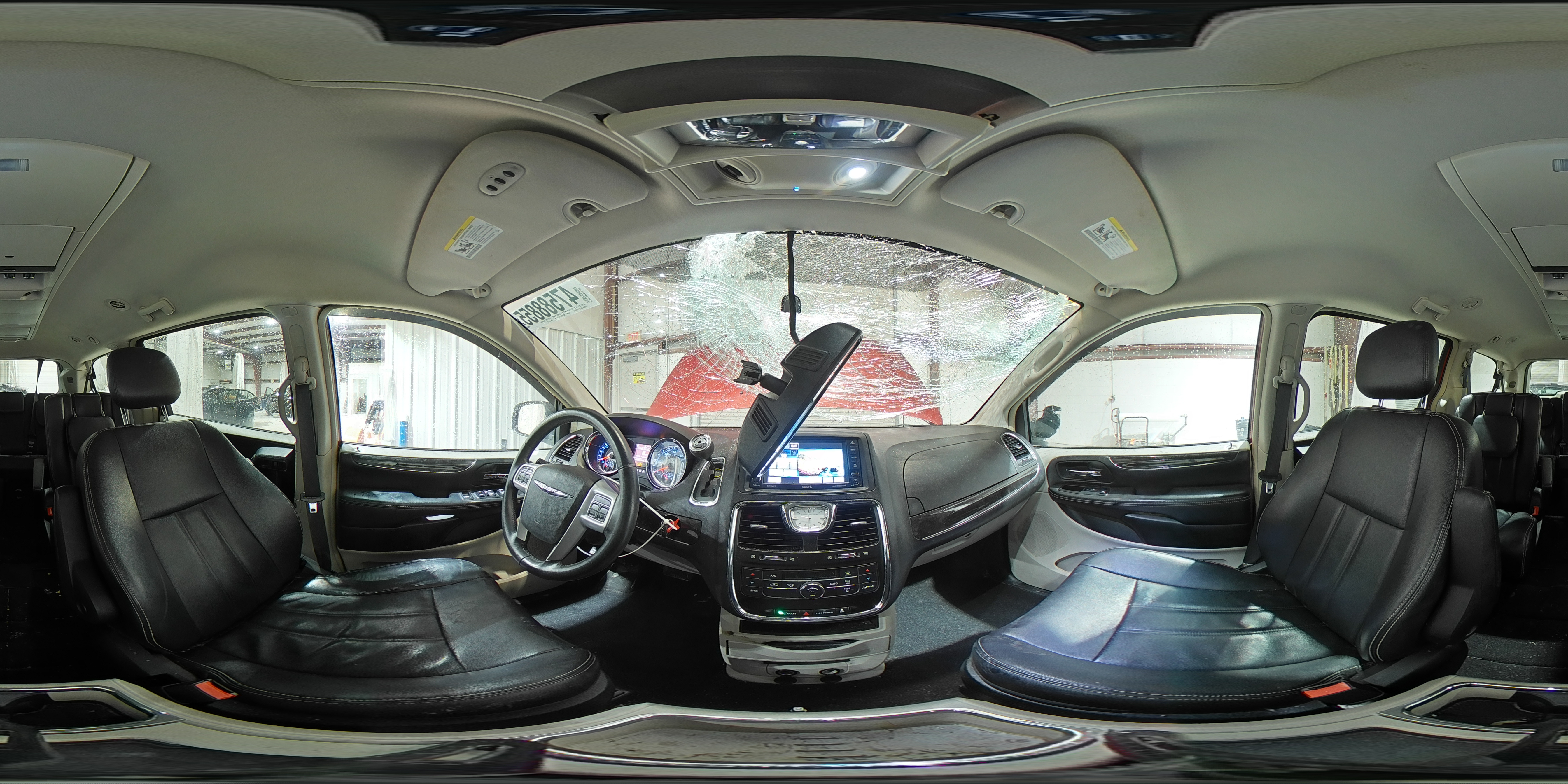 2014 Chrysler Town & Country - Image 14