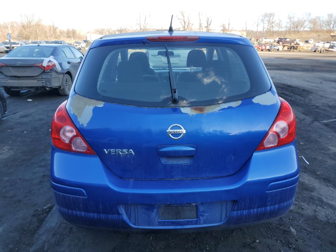 2011 Nissan Versa - Image 6