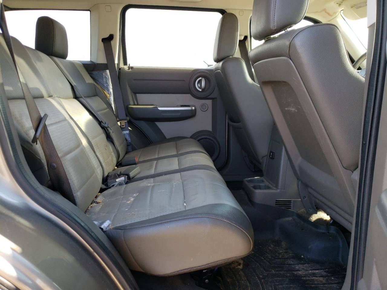 2007 Dodge Nitro - Image 11