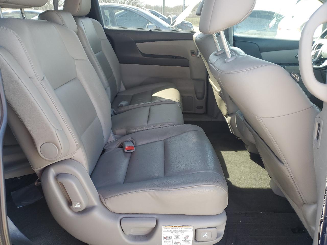 2015 Honda Odyssey - Image 11