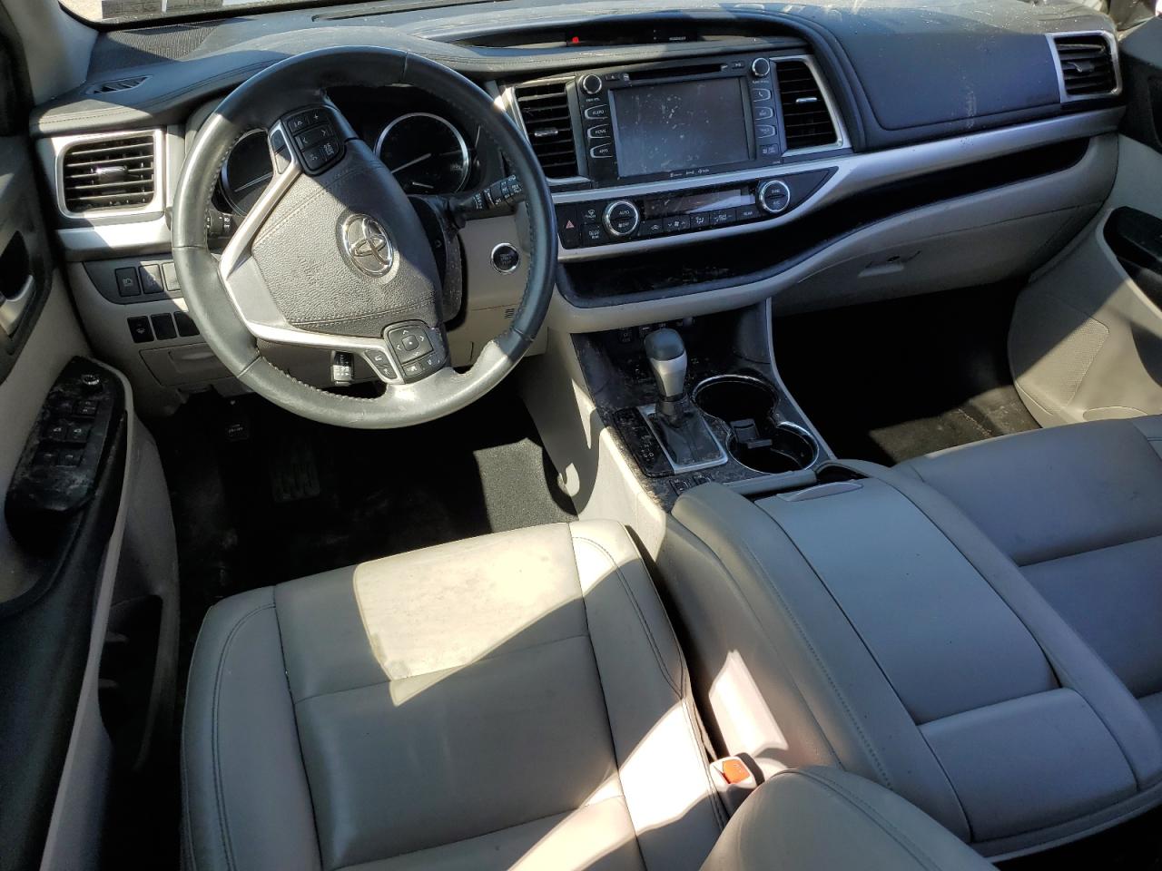 2019 Toyota Highlander - Image 8