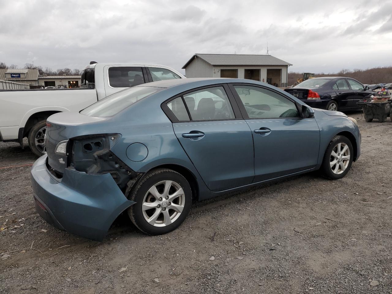 2011 Mazda 3 - Image 3