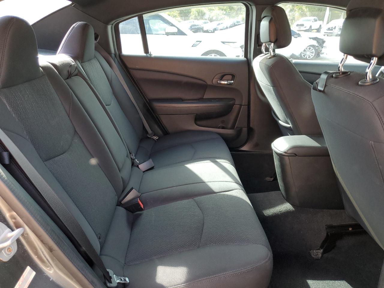 2013 Chrysler 200 - Image 10