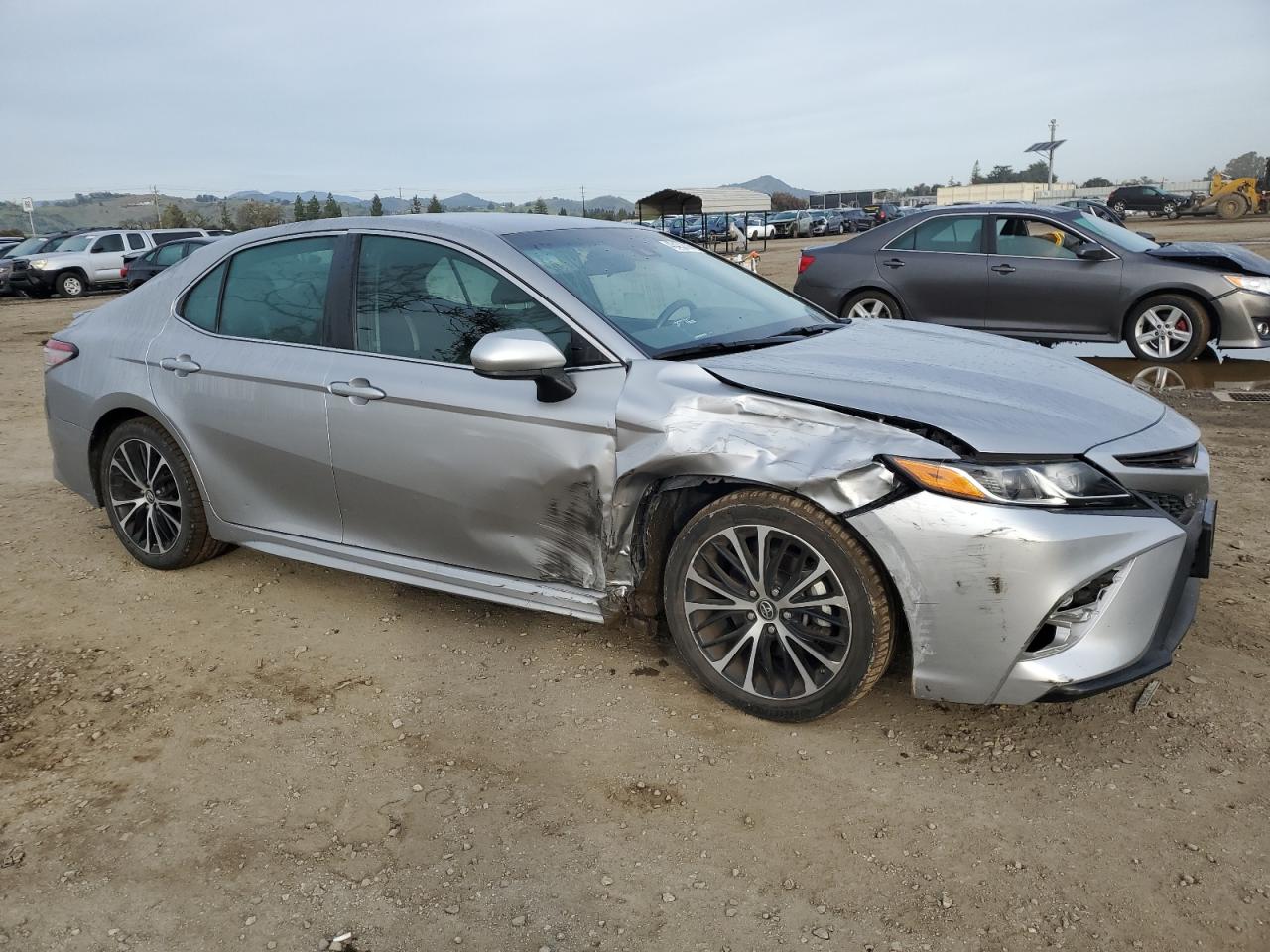 4T1B11HKXJU677189 TOYOTA CAMRY 2018