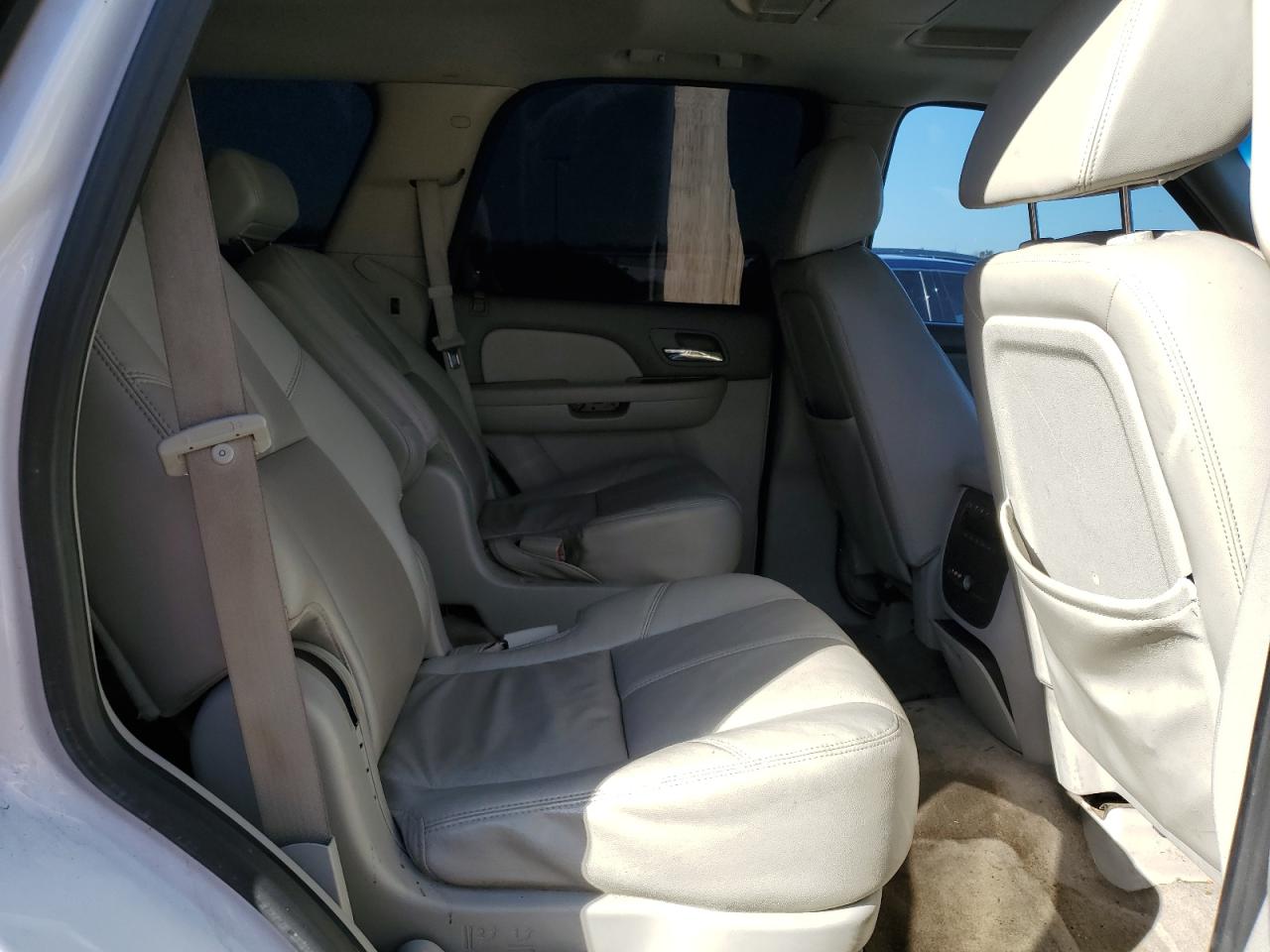 2009 GMC Yukon - Image 11