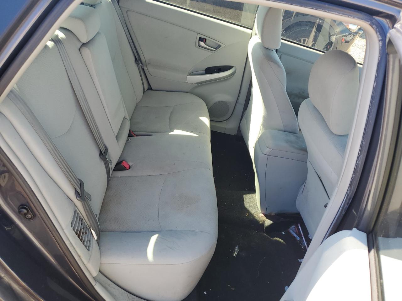 2012 Toyota Prius - Image 10