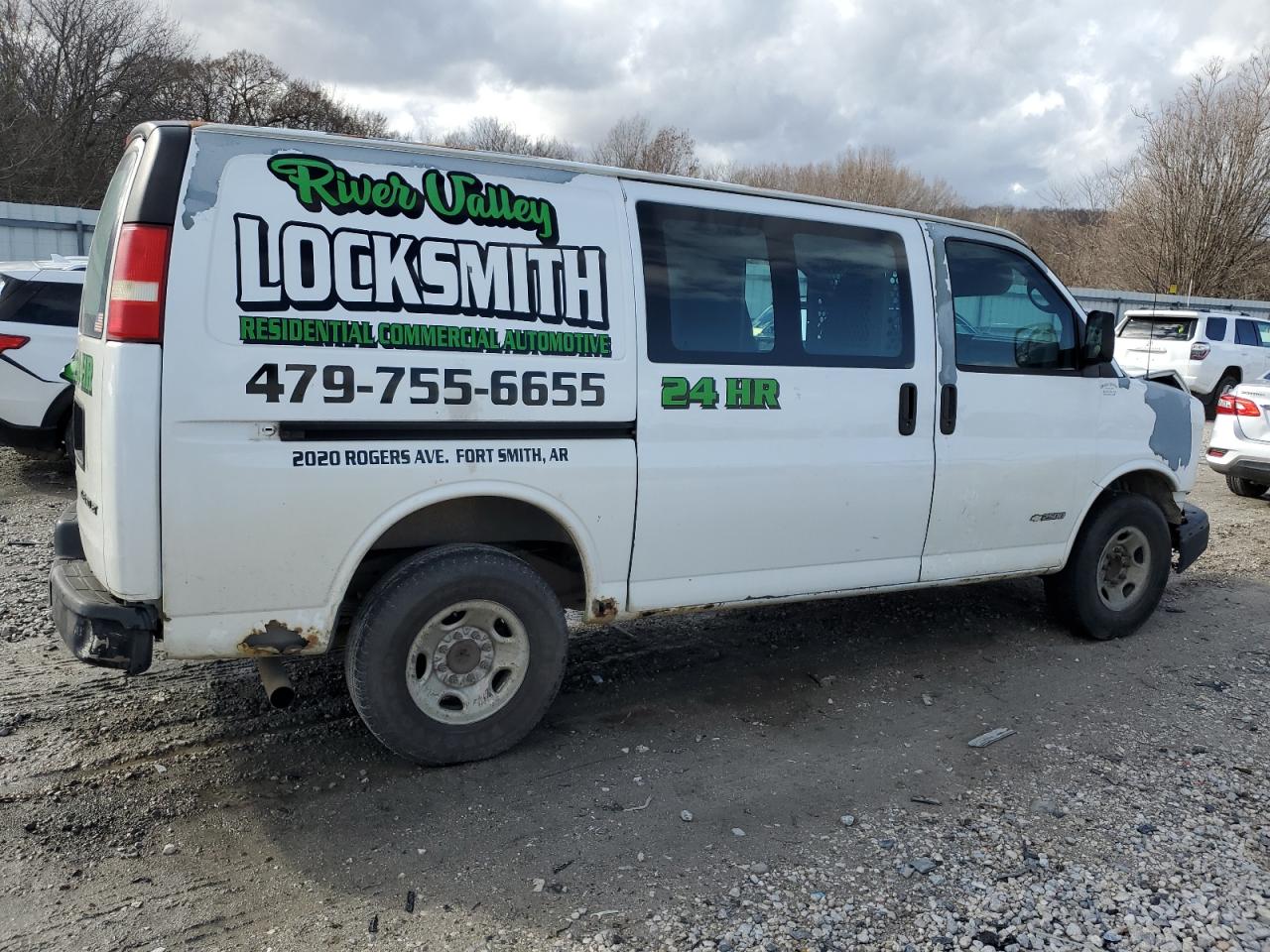 2005 Chevrolet Express - Image 3
