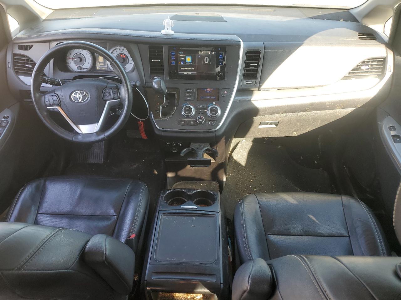 2016 Toyota Sienna - Image 8